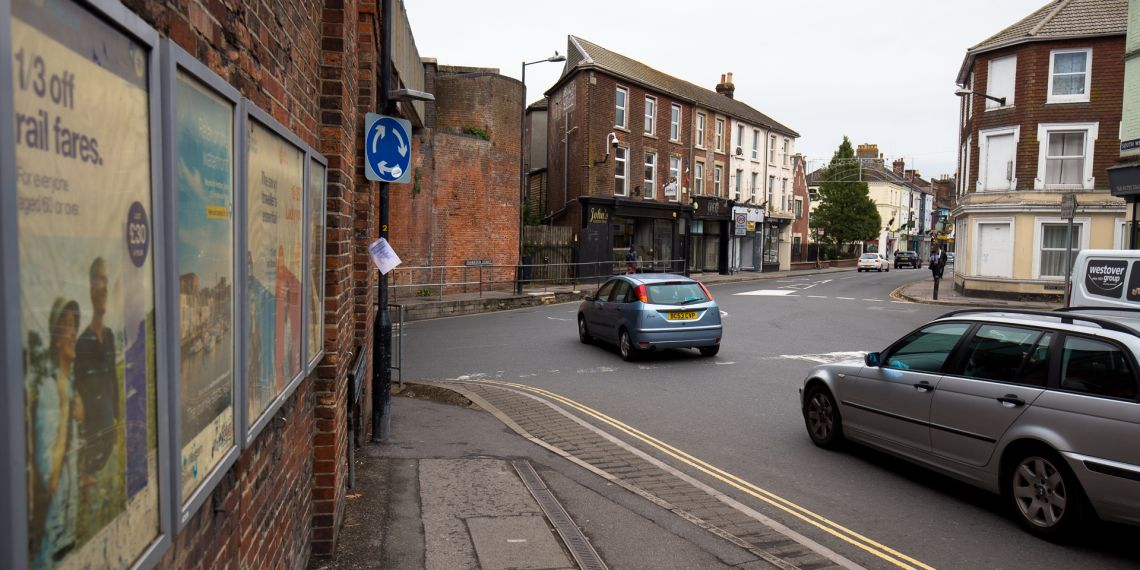 Luggage Storage Salisbury Deacons Pub In Salisbury